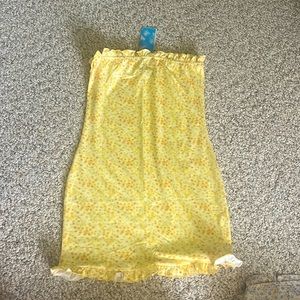 Yellow off the shoulder form fitting dress